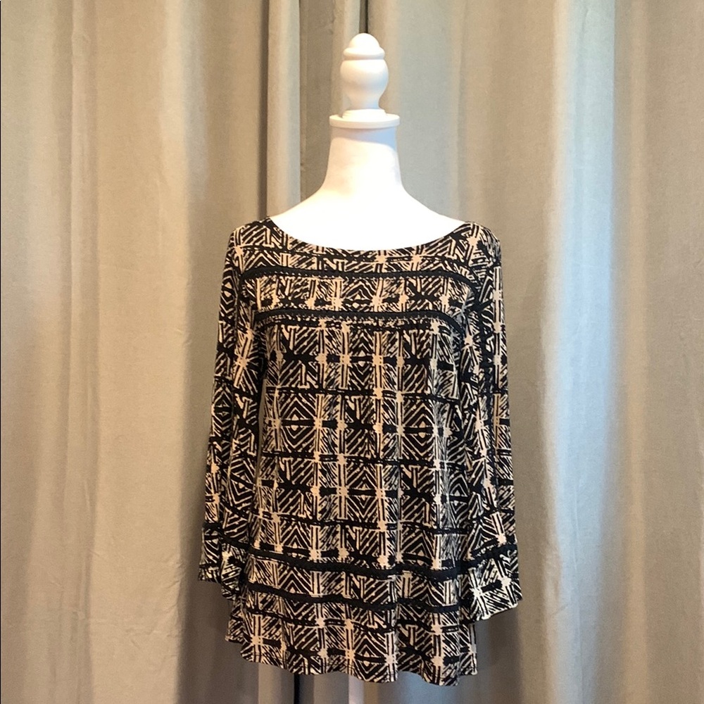 Lucky Brand - Black and White Geometric Long Sleeve Top Size Medium